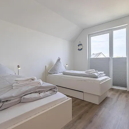 Bullauge Apartment *